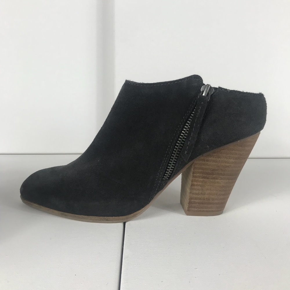 Dolce Vita Suede bootie 8.5M
